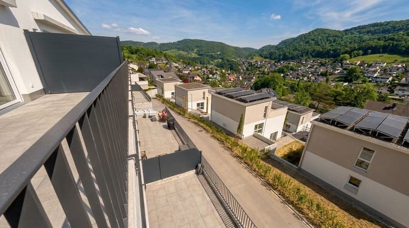 Letzte Chance, jetzt zugreifen! Exklusive 4.5-Zimmer-Wohnung in sonniger Hanglage von Grellingen (5)