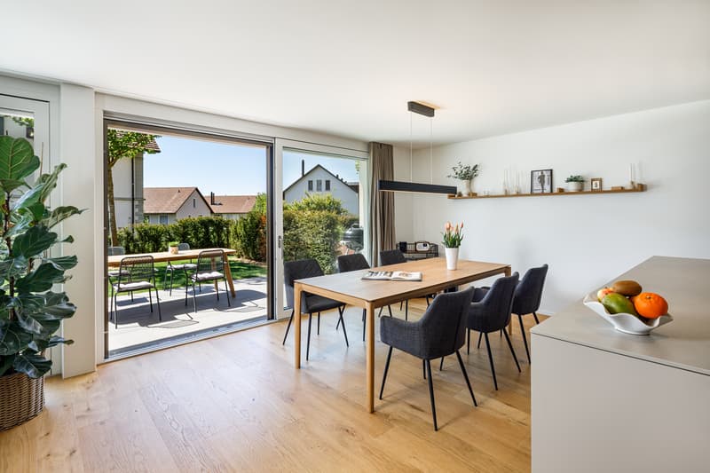 FAMILIÄRES REFUGIUM IM GRÜNEN (2)