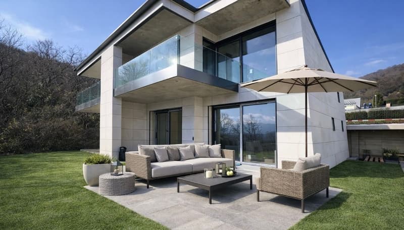 Villa moderna nuova costruzione con giardino privato (2)