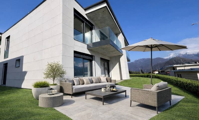 Villa moderna nuova costruzione con giardino privato (18)