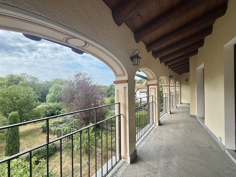 Esclusivo attico duplex di 5,5 locali con loggiato panoramico e giardino privato nel cuore di Origlio (8)