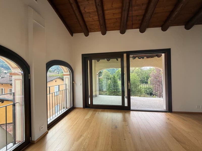 Esclusivo attico duplex di 5,5 locali con loggiato panoramico e giardino privato nel cuore di Origlio (4)