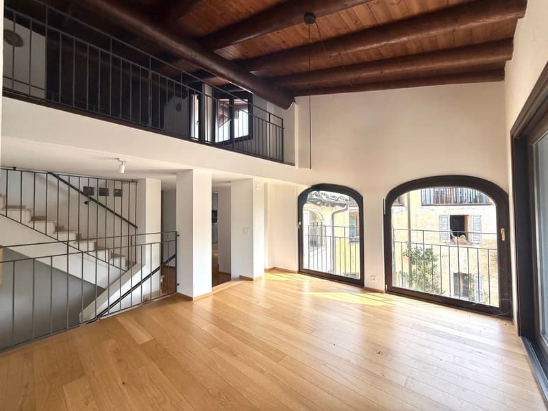 Esclusivo attico duplex di 5,5 locali con loggiato panoramico e giardino privato nel cuore di Origlio (1)