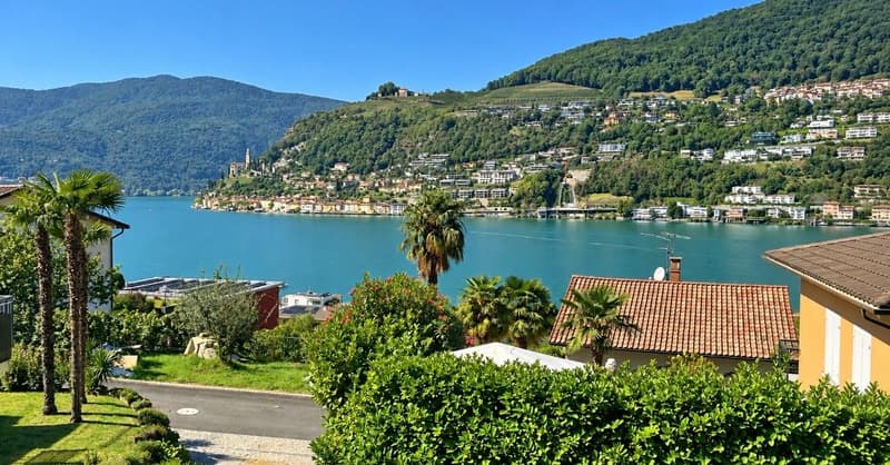 Appartamento con terrazza panoramica piscina e splendida vista lago (18)