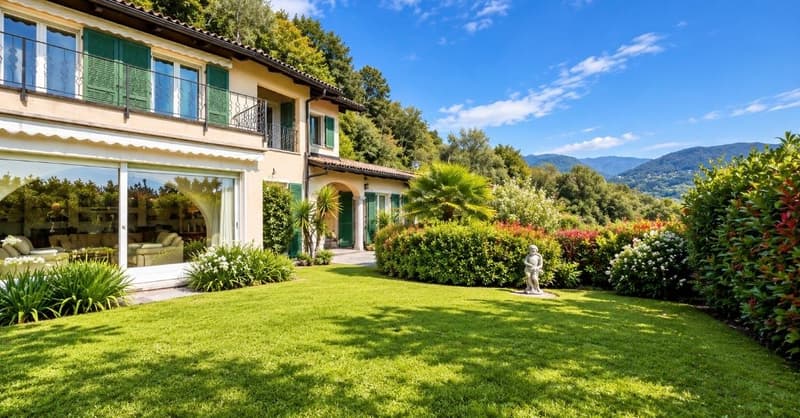 Villa a Pura 7,5 locali con vista lago e piscina interna (1)