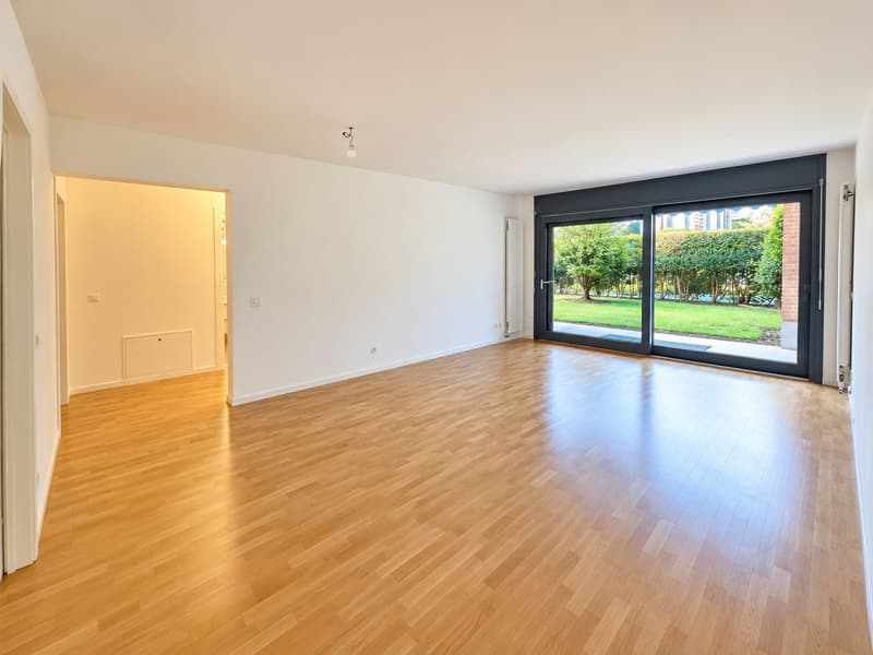 Spazioso e luminoso appartamento di 4.5 locali con terrazzo e giardino privato (4)