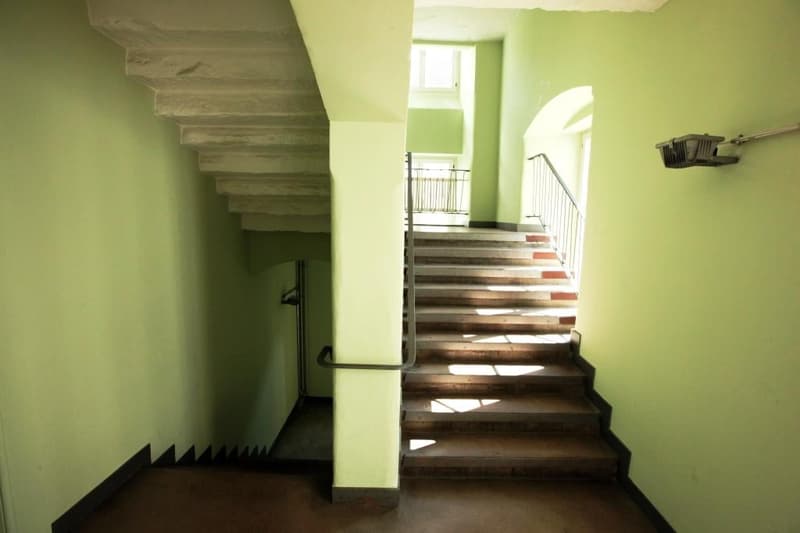 Loft di fabbrica luminoso come ufficio/studio (8)