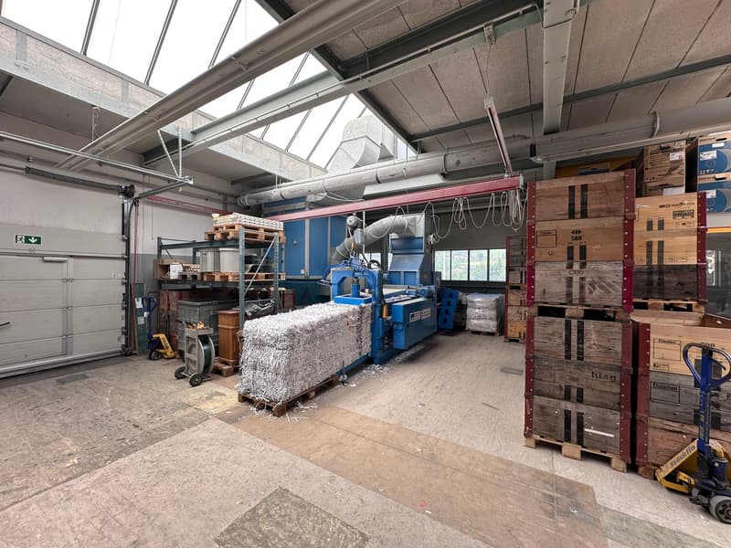 809m2 bright industrial and storage space in the industrial area of Hittnau (9)