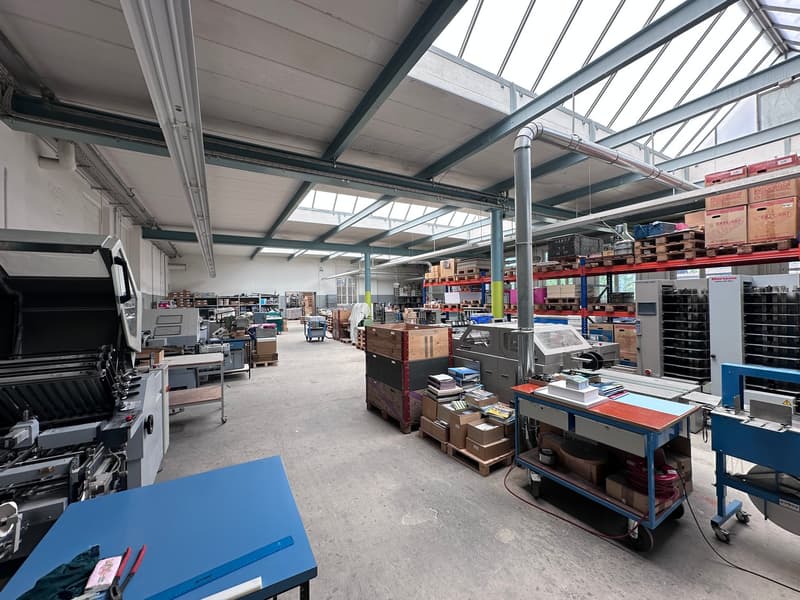 809m2 bright industrial and storage space in the industrial area of Hittnau (7)
