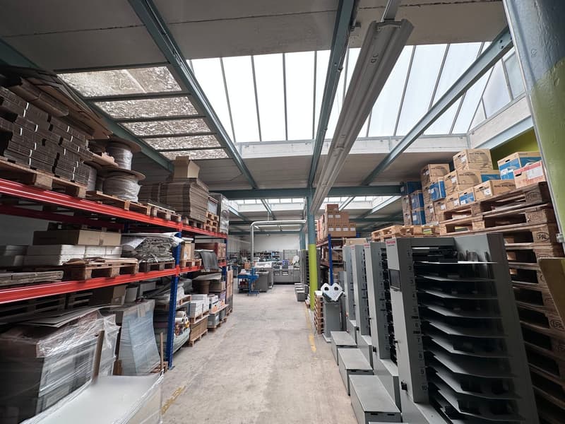 809m2 bright industrial and storage space in the industrial area of Hittnau (5)