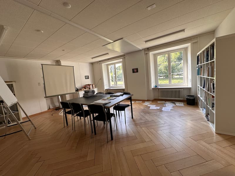 Charmantes Büro im historischen Altbau an der Aathalstrasse 80 in Uster (4)