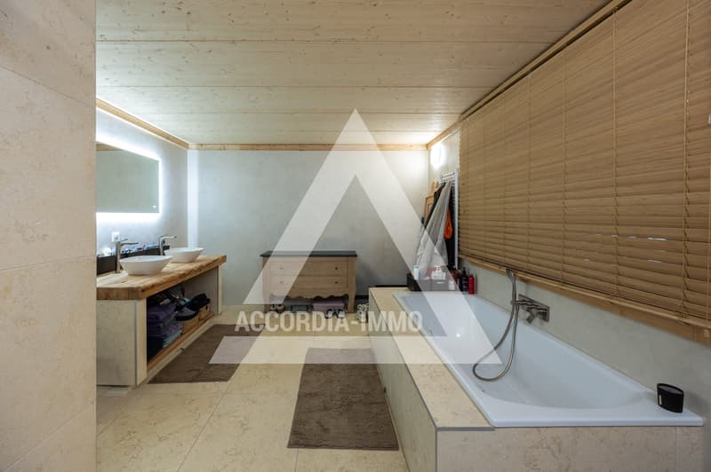Renovated character chalet with two apartments – great potential (6)