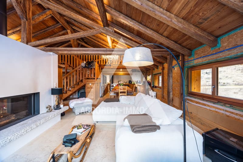 Renovated character chalet with two apartments – great potential (9)