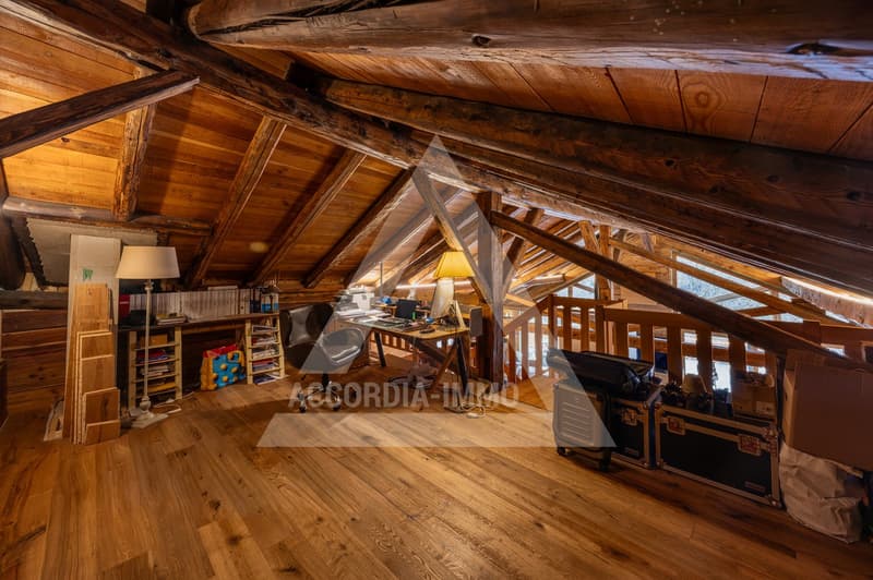 Renovated character chalet with two apartments – great potential (8)