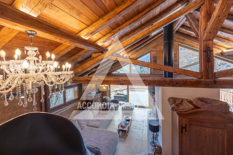 Renovated character chalet with two apartments – great potential (10)