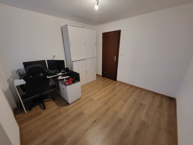 Magnificent 4.5 Room Apartment Renovated (97 m²) in Monthey (11)