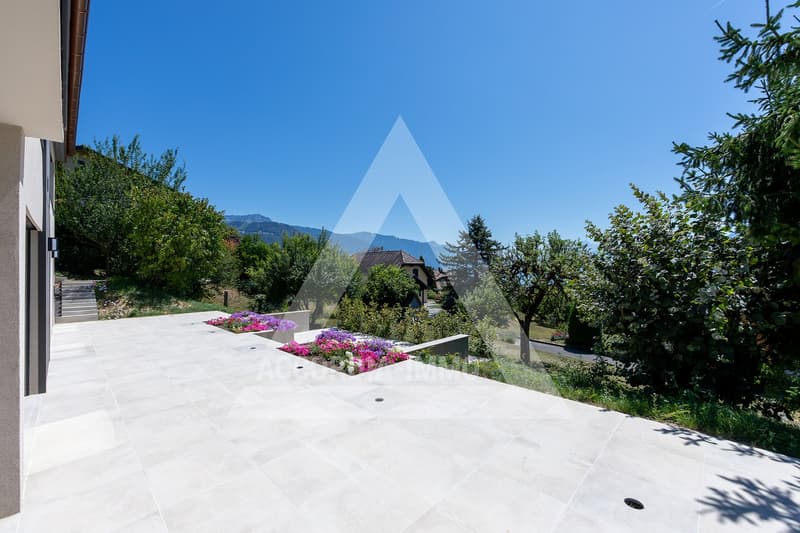 Magnifique villa de 7.5 pièces à St-Légier-La Chiésaz (22)