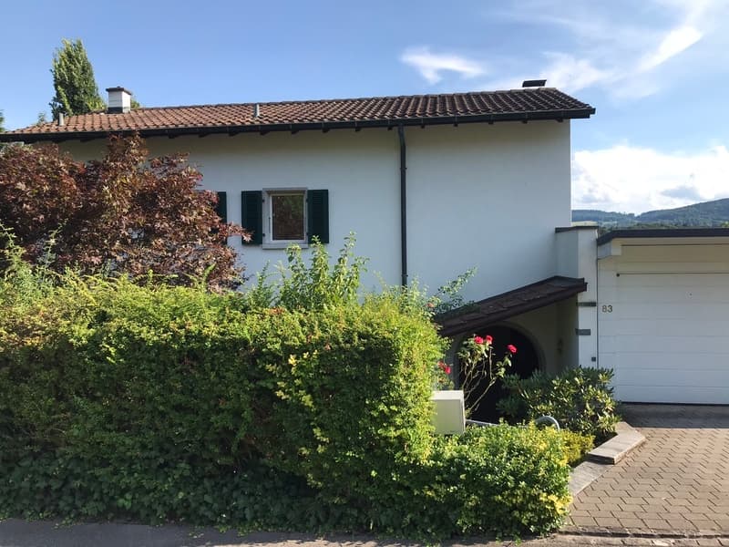 Casa familiare affascinante con vista panoramica e giardino in posizione ideale (2)