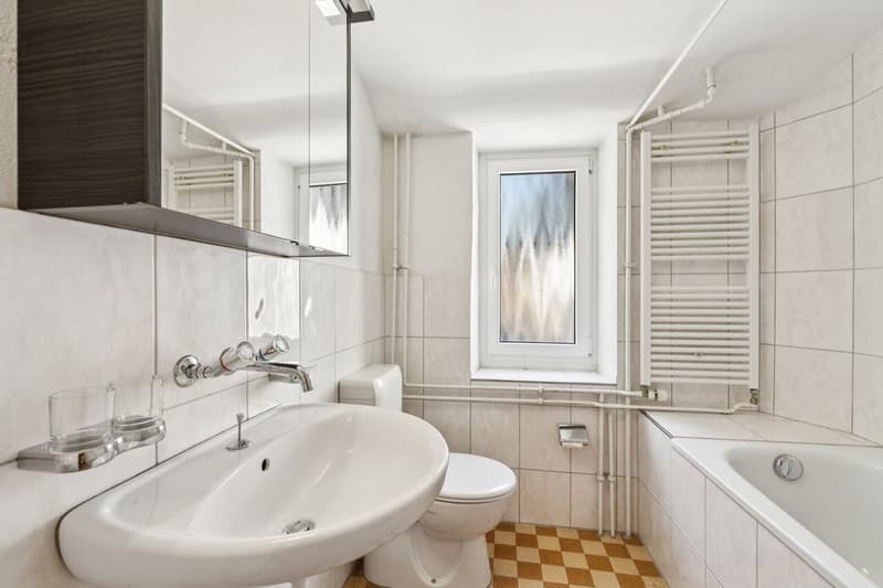 Multi-generation house with historic charm in Pratteln (6)