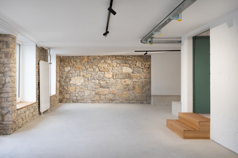 Versatile multi-generation house with history (2)