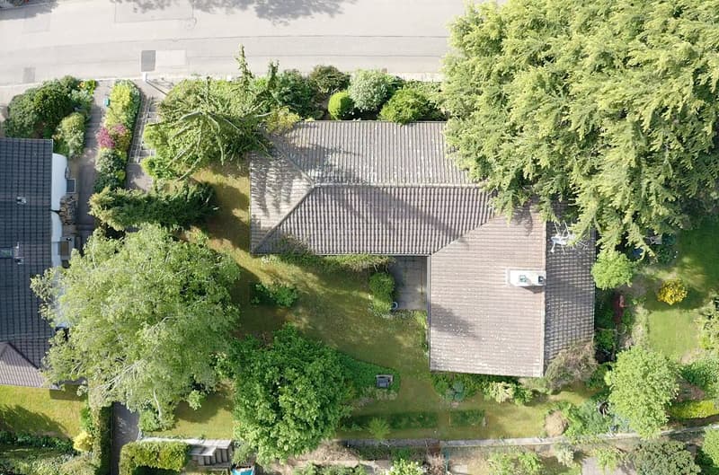 Stylish 5.5 room bungalow with charming garden and garage (9)