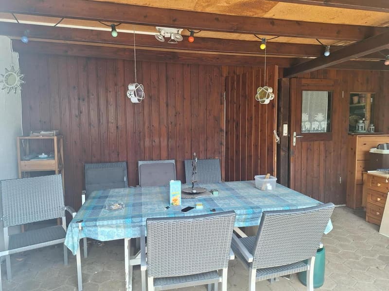 Freistehendes Einfamilienhaus mit angebautem Carport / Geräteschuppen (3)
