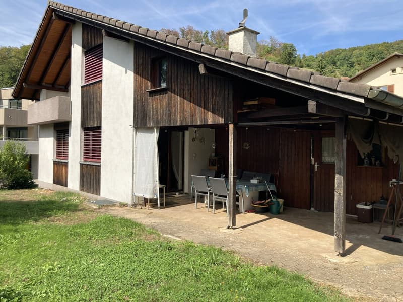 Freistehendes Einfamilienhaus mit angebautem Carport / Geräteschuppen (2)