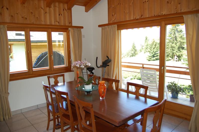 Chalet mit Charme, 6,5 Zimmer in Crans – Unvergleichliche Aussicht und außergewöhnliche Alpenkulisse (4)