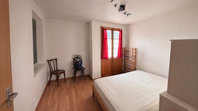 Charming 4-room apartment in a historic building in Noës (6)