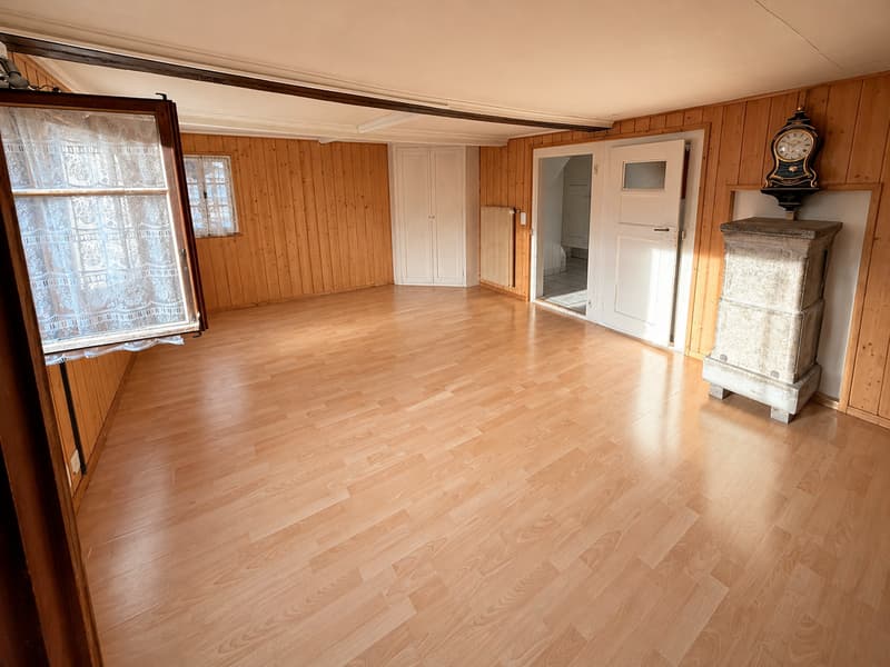 Charming 4-room apartment in a historic building in Noës (5)