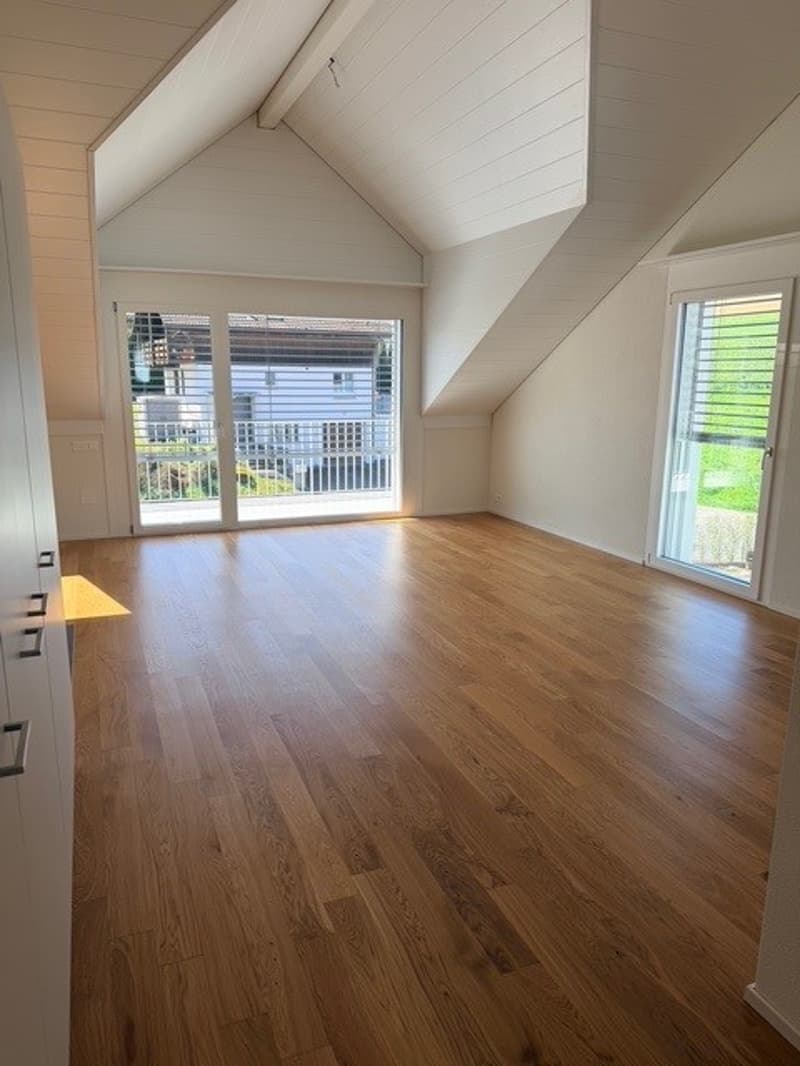 Appartement moderne et neuf de 4,5 pièces dans un quartier calme (2)