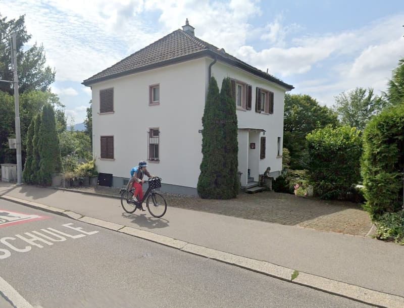 Charming 2.5-room apartment with additional separate office/guest room (16)