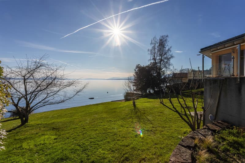 Waterfront property with potential for expansion. (3)