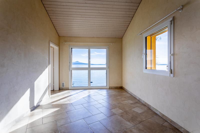 Waterfront property with potential for expansion. (8)