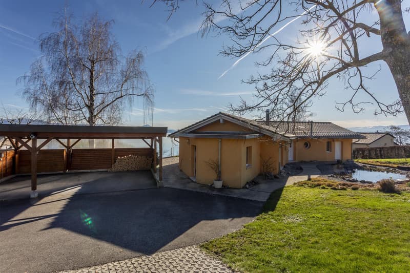 Waterfront property with potential for expansion. (5)