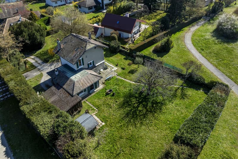 Exklusiv - Charmantes Familienanwesen mit Nebengebäude, in einer grünen Oase in Mies (1)