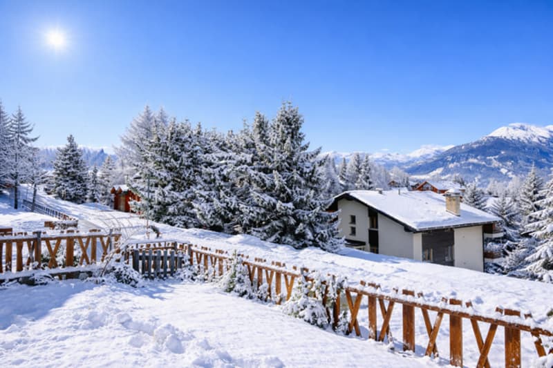 Beautiful chalet with potential! (1)