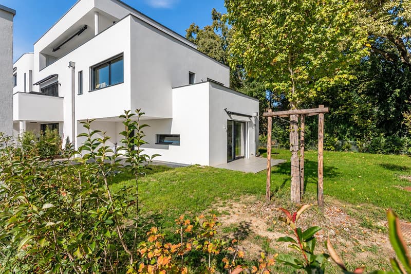 En exclusivité - Chêne-Bougeries - Élégant duplex de 4 pièces avec jardin privatif de 308 m² (13)