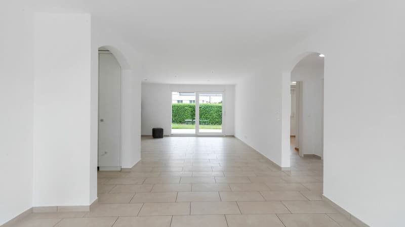 Bequeme 4.5-Zimmer-Gartenwohnung mit zwei Aussenbereichen (6)