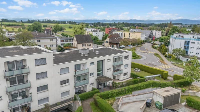 Bequeme 4.5-Zimmer-Gartenwohnung mit zwei Aussenbereichen (13)