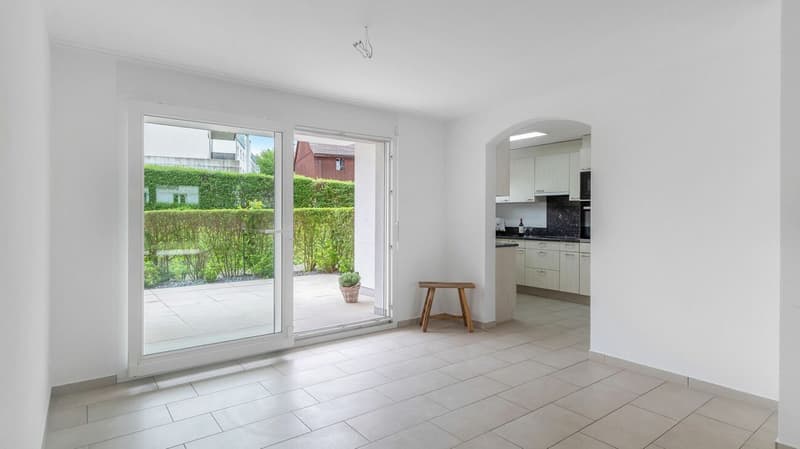 Bequeme 4.5-Zimmer-Gartenwohnung mit zwei Aussenbereichen (3)