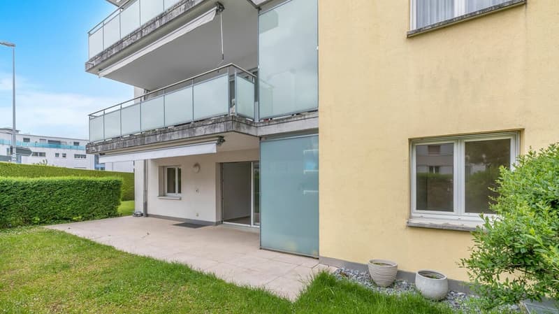 Bequeme 4.5-Zimmer-Gartenwohnung mit zwei Aussenbereichen (2)