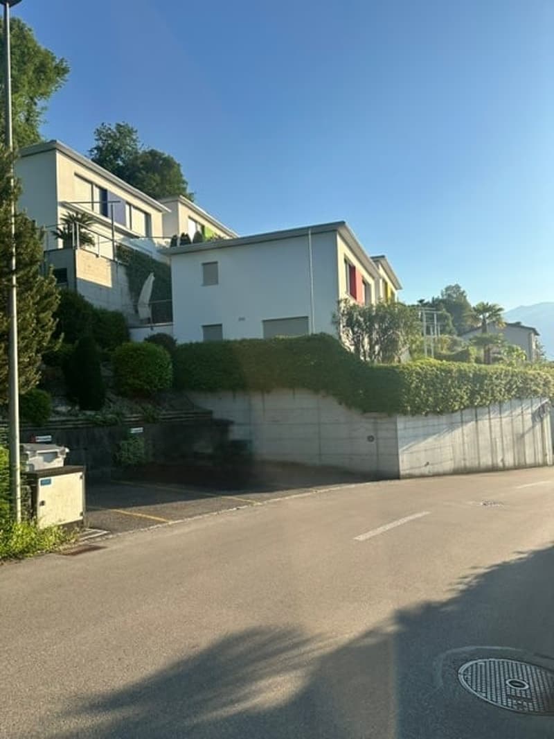 Elegant residential house with lake view and terrace (19)