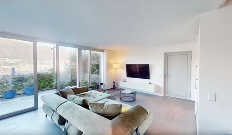 Elegant residential house with lake view and terrace (8)
