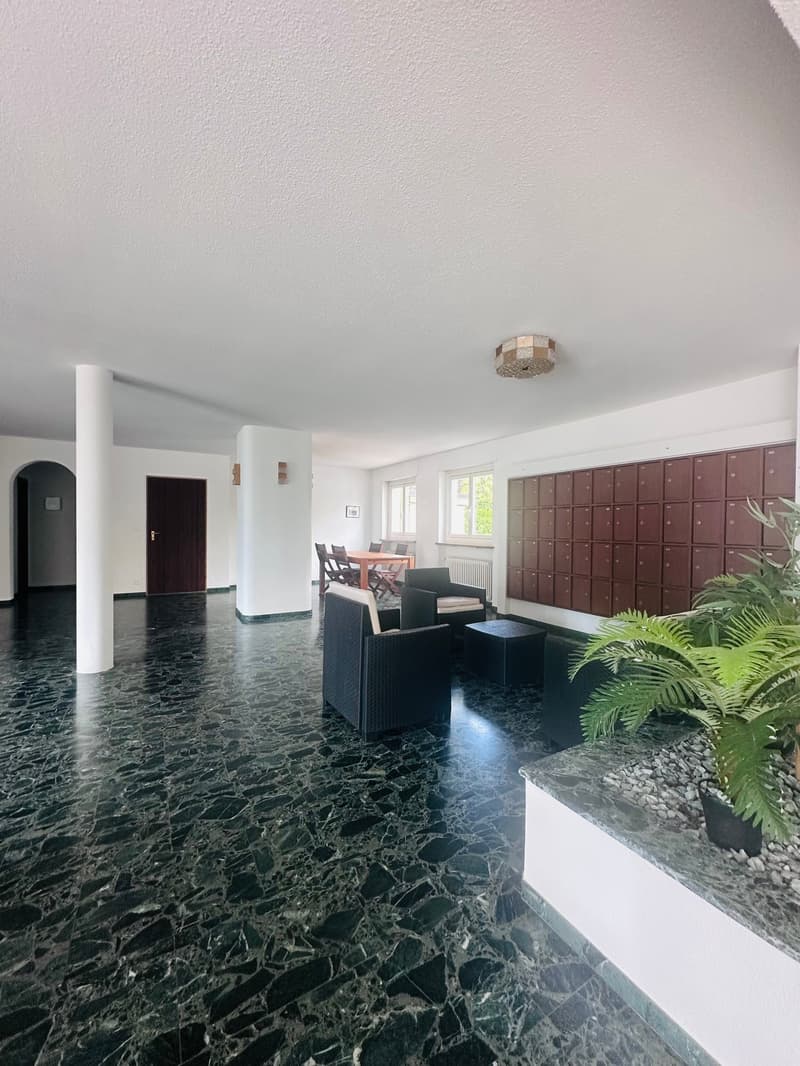 Studio attique top-moderne avec vue sur le lac et parking (11)