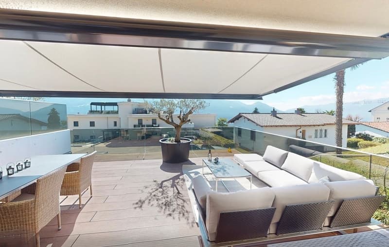 Stylish apartment with spacious outdoor oasis (3)