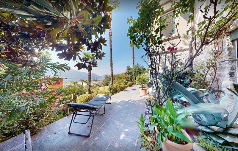 Besonderes Raumkonzept im Tessiner Haus mit Garten und Seesicht (1)