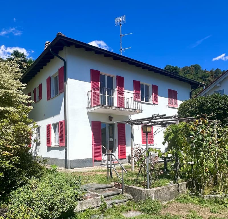 Zentrales Mehrfamilienhaus in Minusio mit Seesicht und Ausbaupotenzial (1)