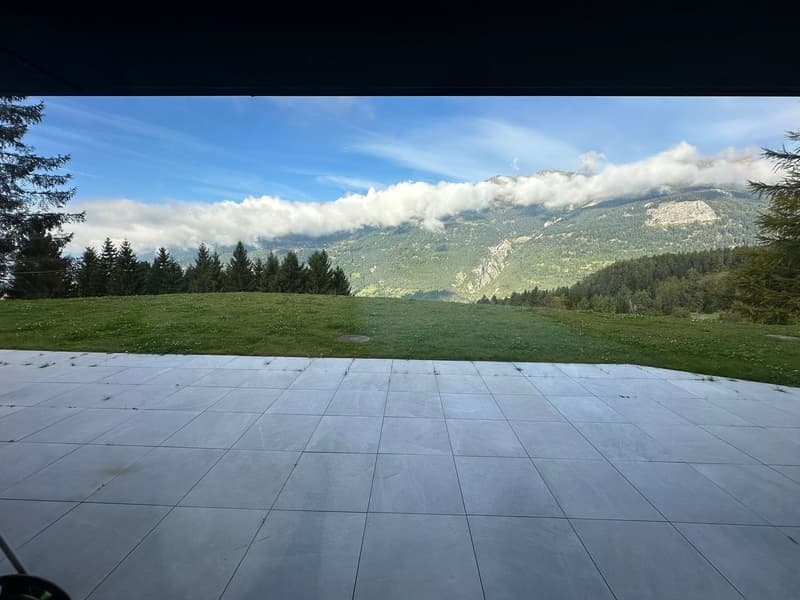 Exclusive new-build chalet with breathtaking views in Crans-Montana (11)
