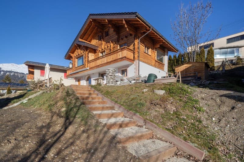 Charming 4.5-room chalet in Lens – Fully renovated with a wonderful view (30)
